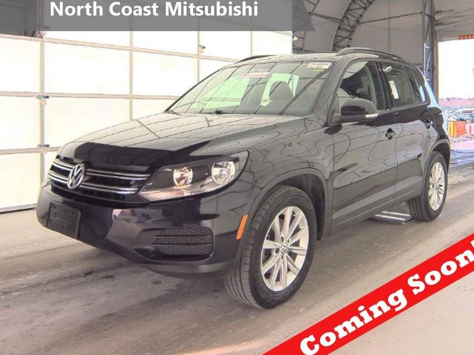 VOLKSWAGEN TIGUAN LIMITED 2018 WVGBV7AXXJK000832 image